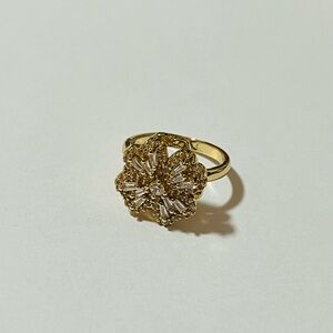 Yellow Gold Rotating Zircon Flower Ring